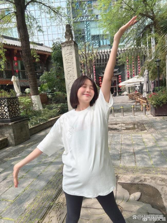 包贝尔宣布二胎出生：一家四口幸福美满 喜悦溢出屏幕